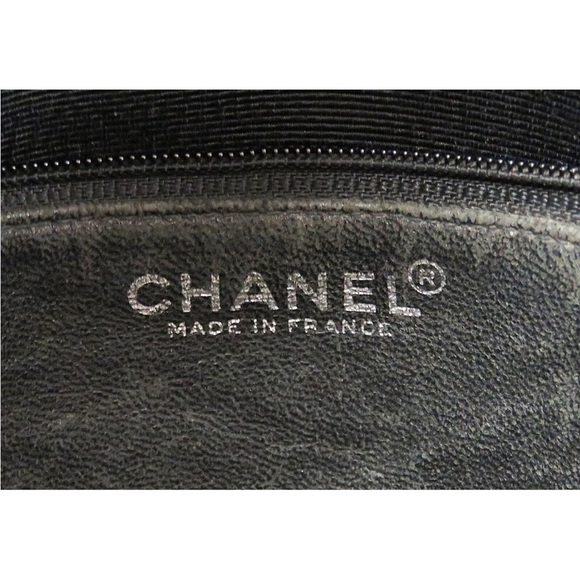 Chanel Glossy Black Quilted Shoulder Bag - Picture 10 of 12